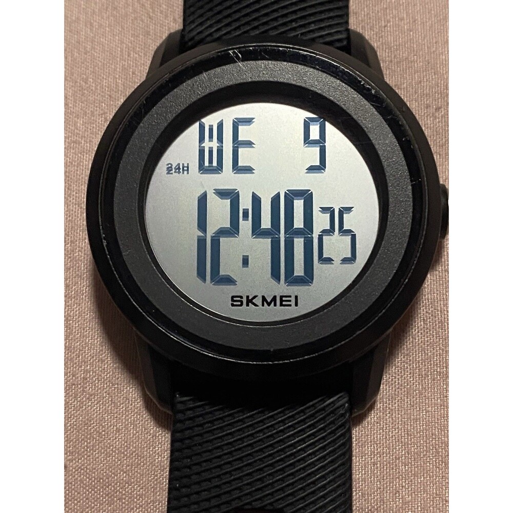 SKMEI Black Men's Digital Watch Water Resistant 5 ATM 2218